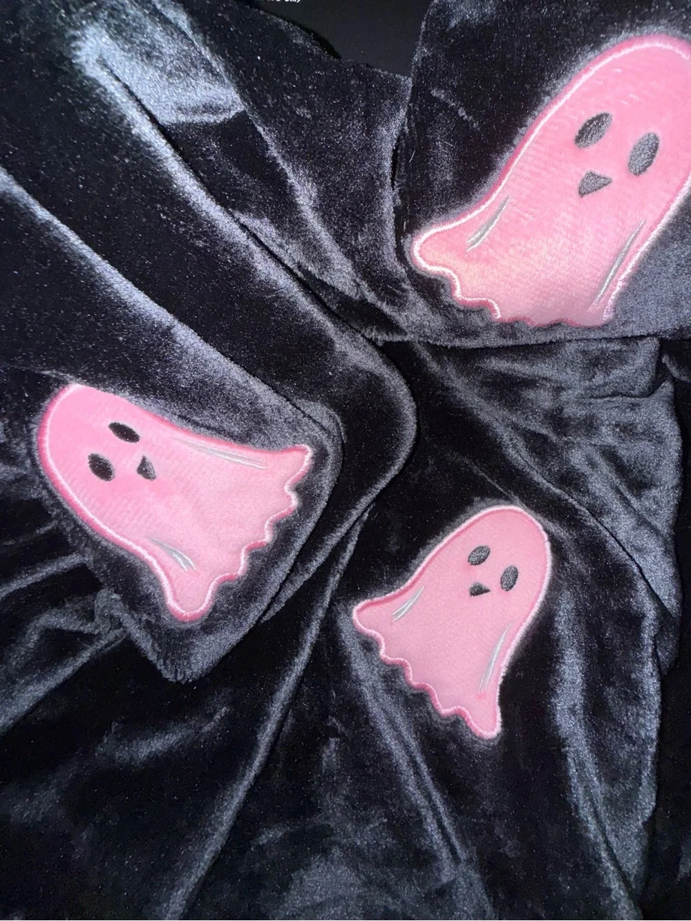 NEW BOOVILLE BLACK FUZZY EMBROIDERED PINK GHOST Plush 60x70” Throw Blanket NWT